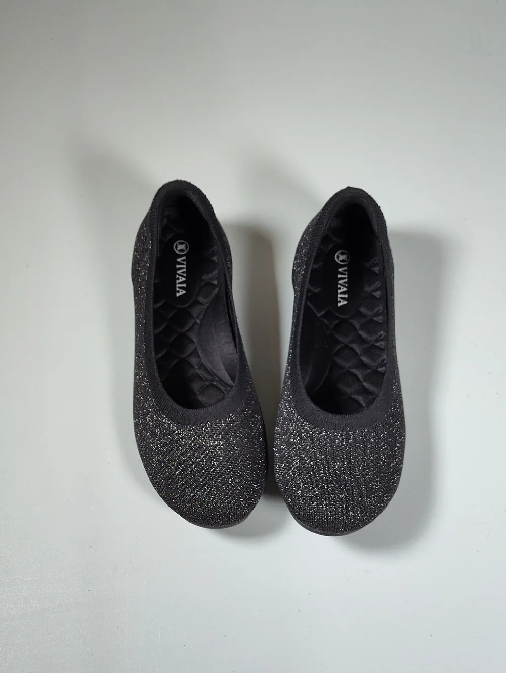 Vivaia Claire‎ Round-Toe Flats in Metallic Black EU 38